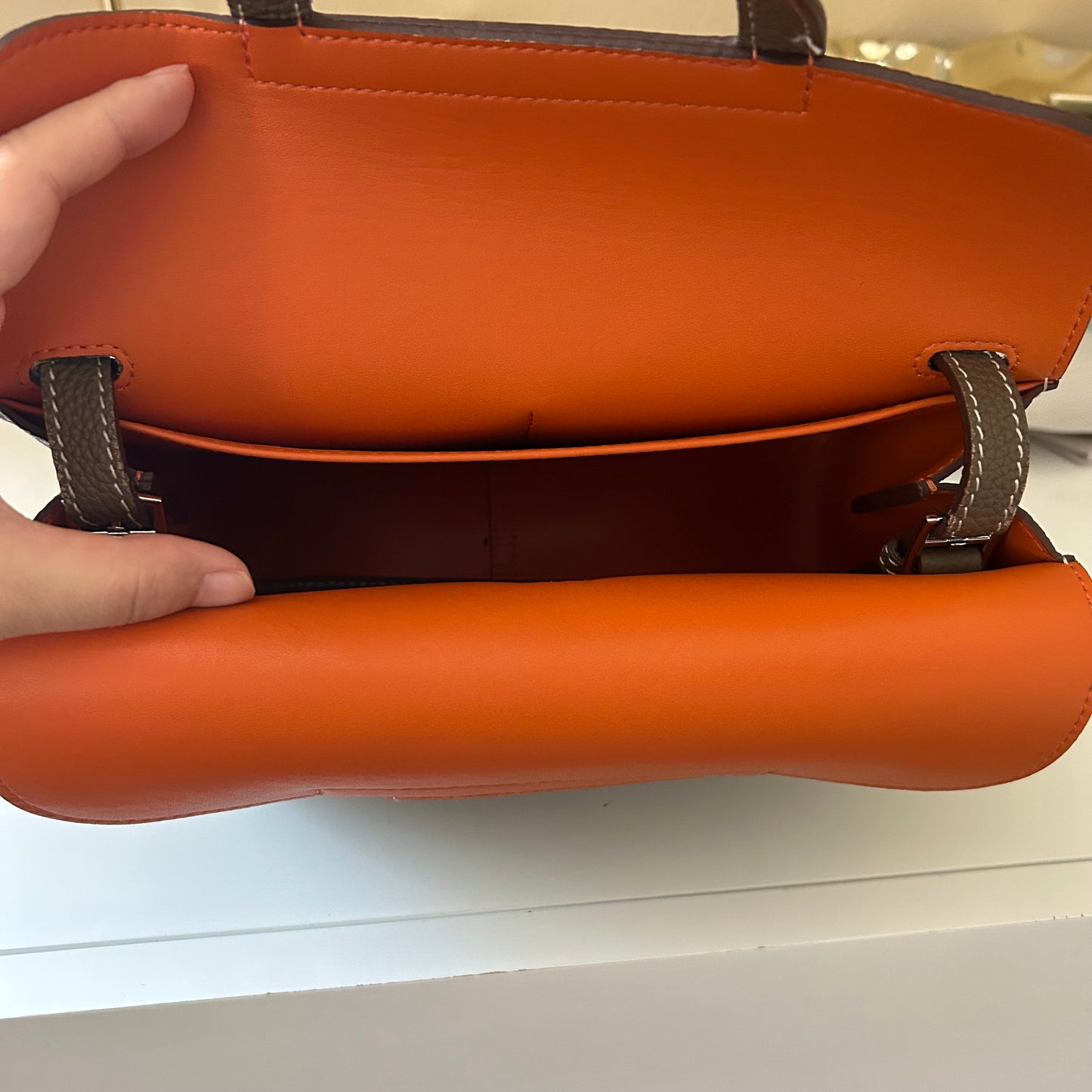 Front Buckle Leather Bag Etaupe & Orange