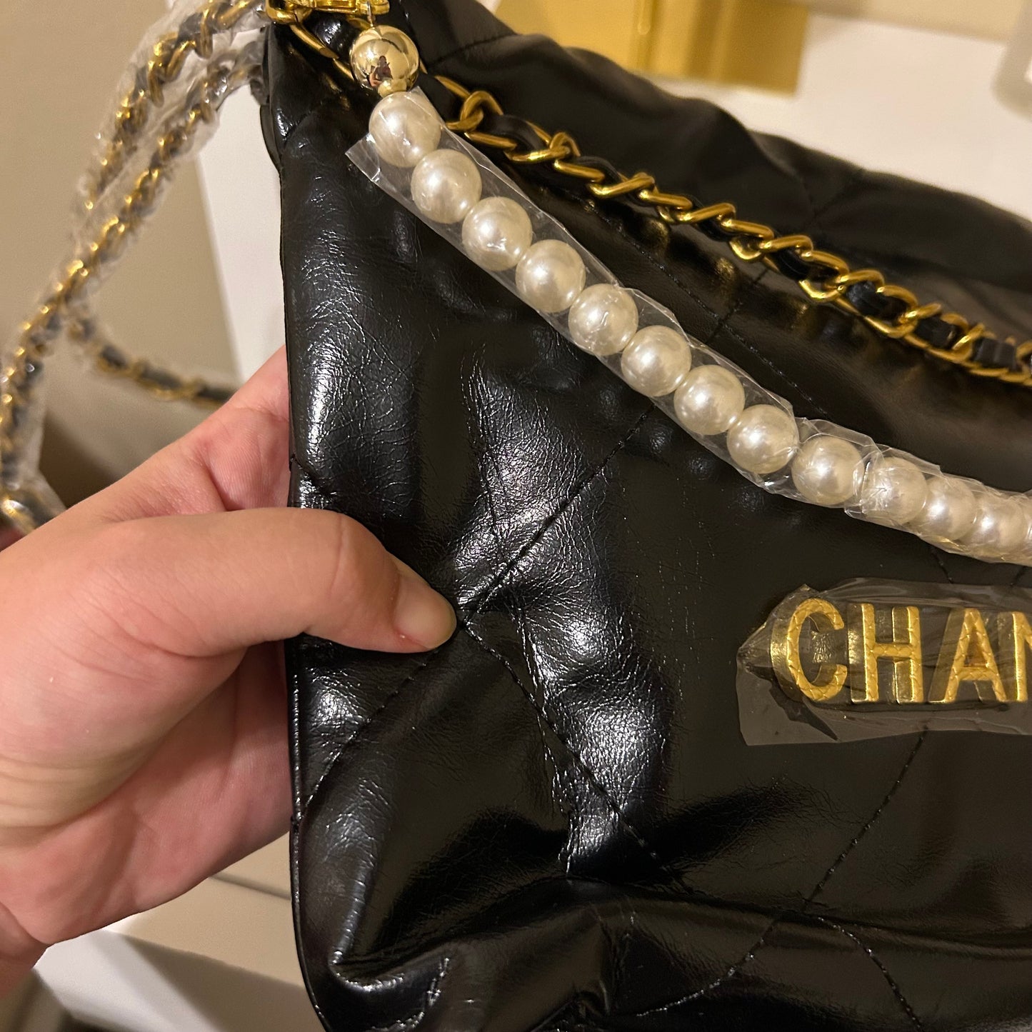 CC 22 Mini Pearl Strap Bag