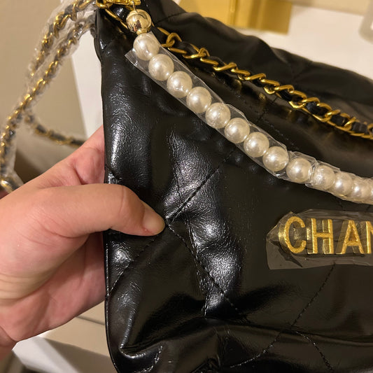 CC 22 Mini Pearl Strap Bag