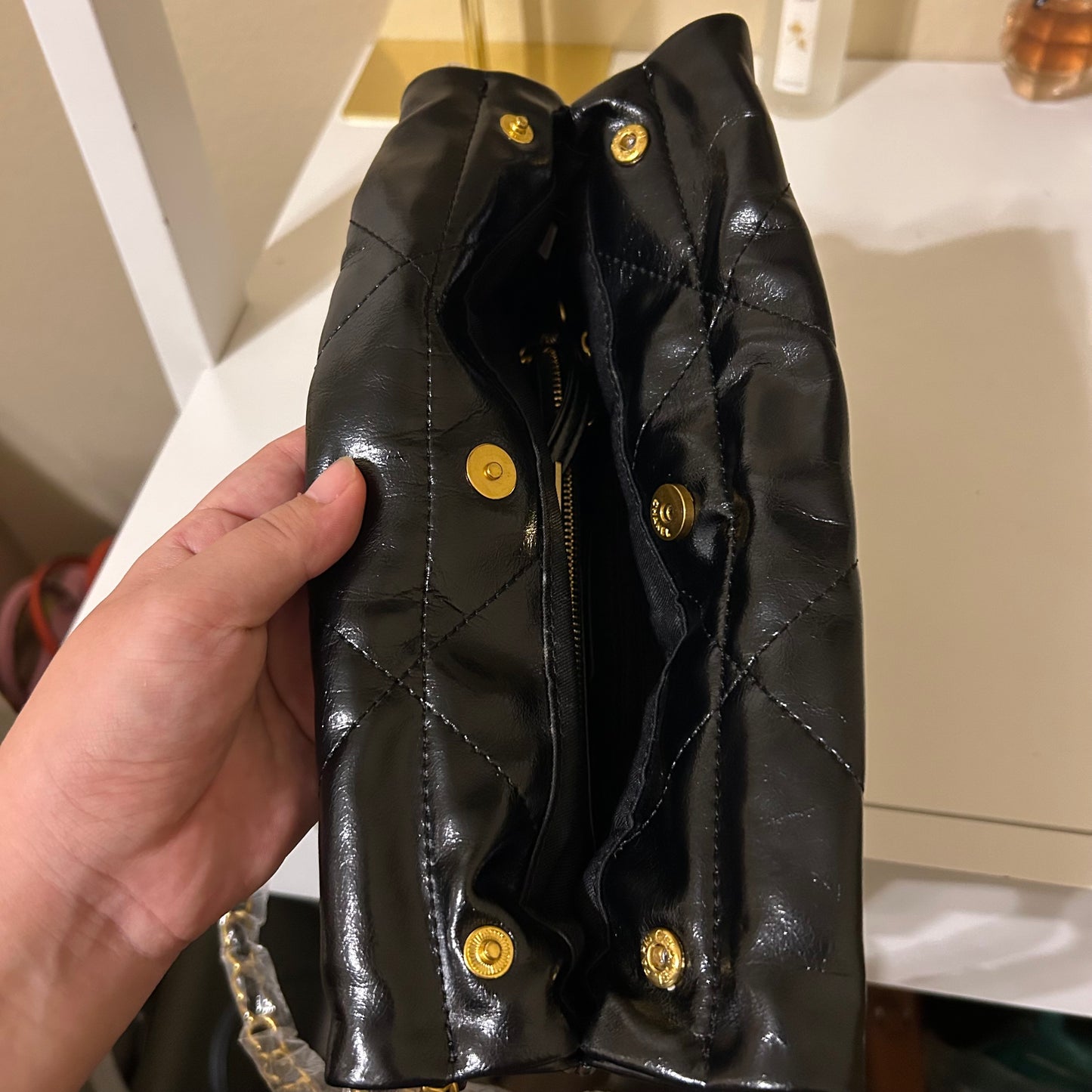 CC 22 Mini Pearl Strap Bag