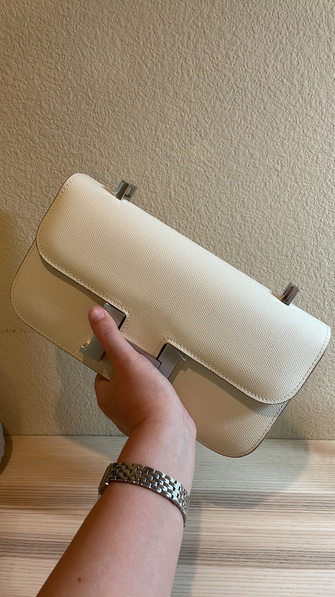 Elegant Embossed Leather Shoulder Bag