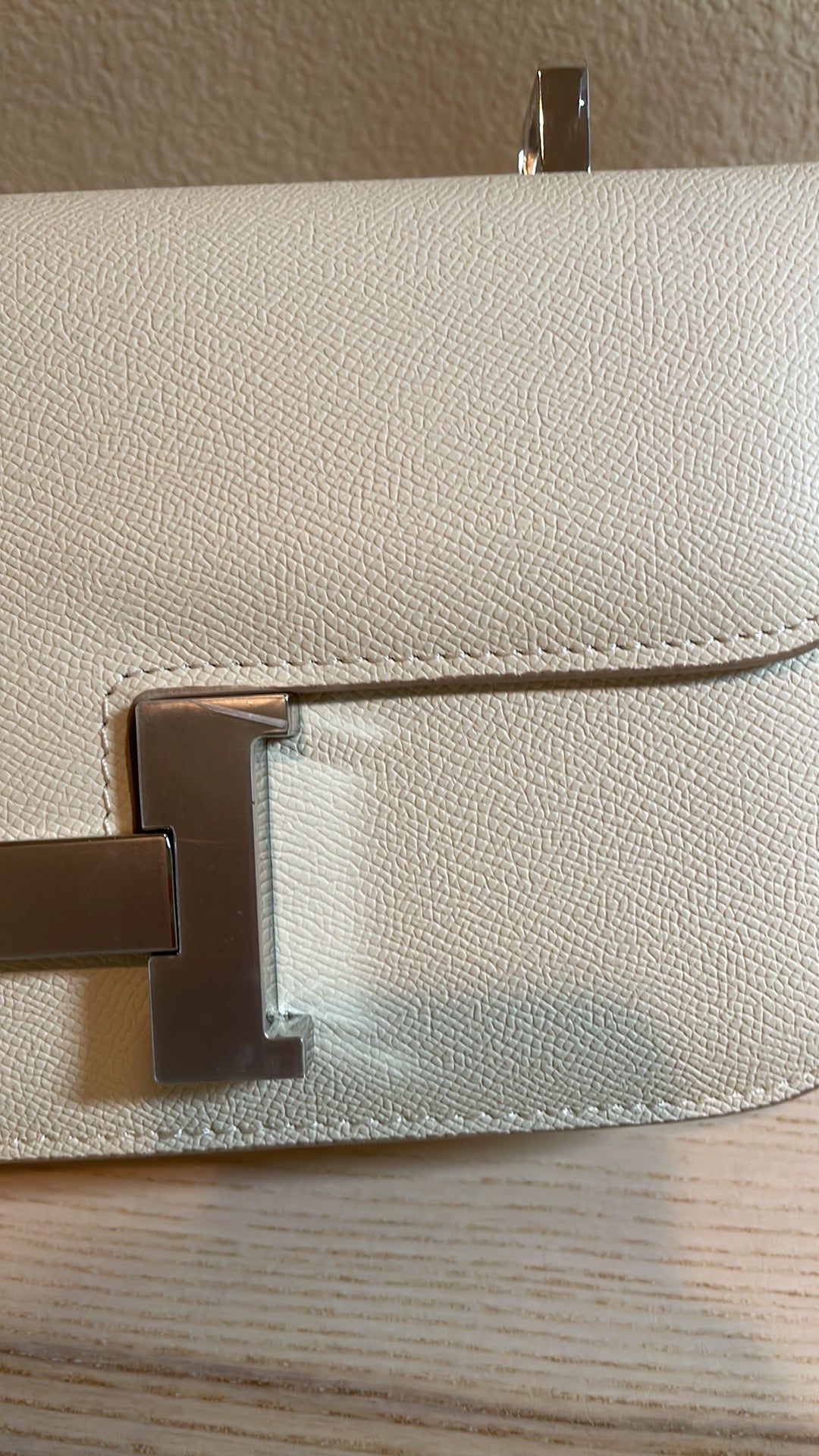 Elegant Embossed Leather Shoulder Bag