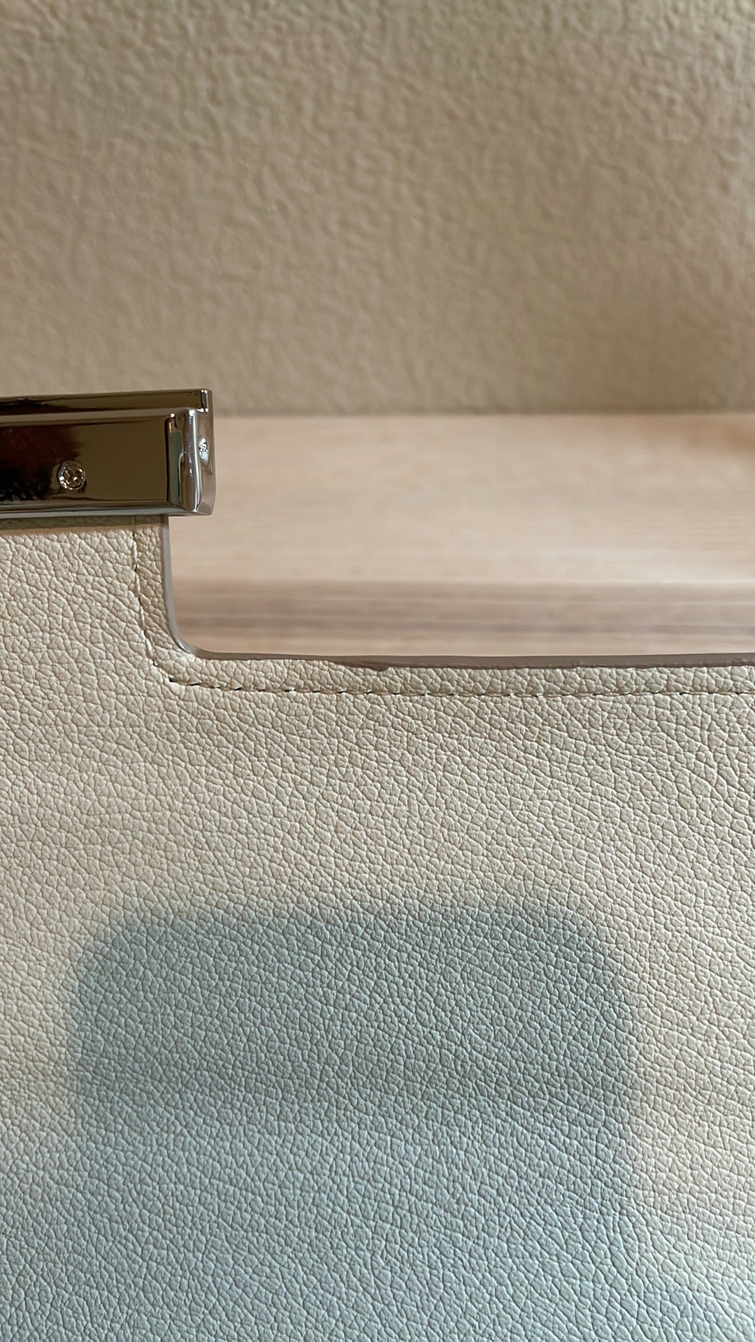 Elegant Embossed Leather Shoulder Bag
